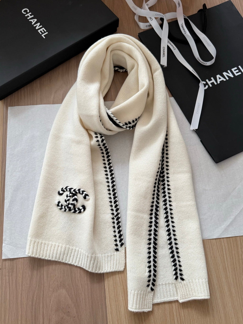 Chanel Style Contrast-Edge Knit Scarf